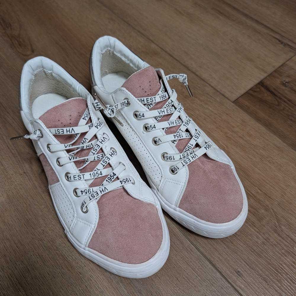 Vintage Havana White and Blush Suede-Accent Low-Top Sneaker - Picture 3 of 6
